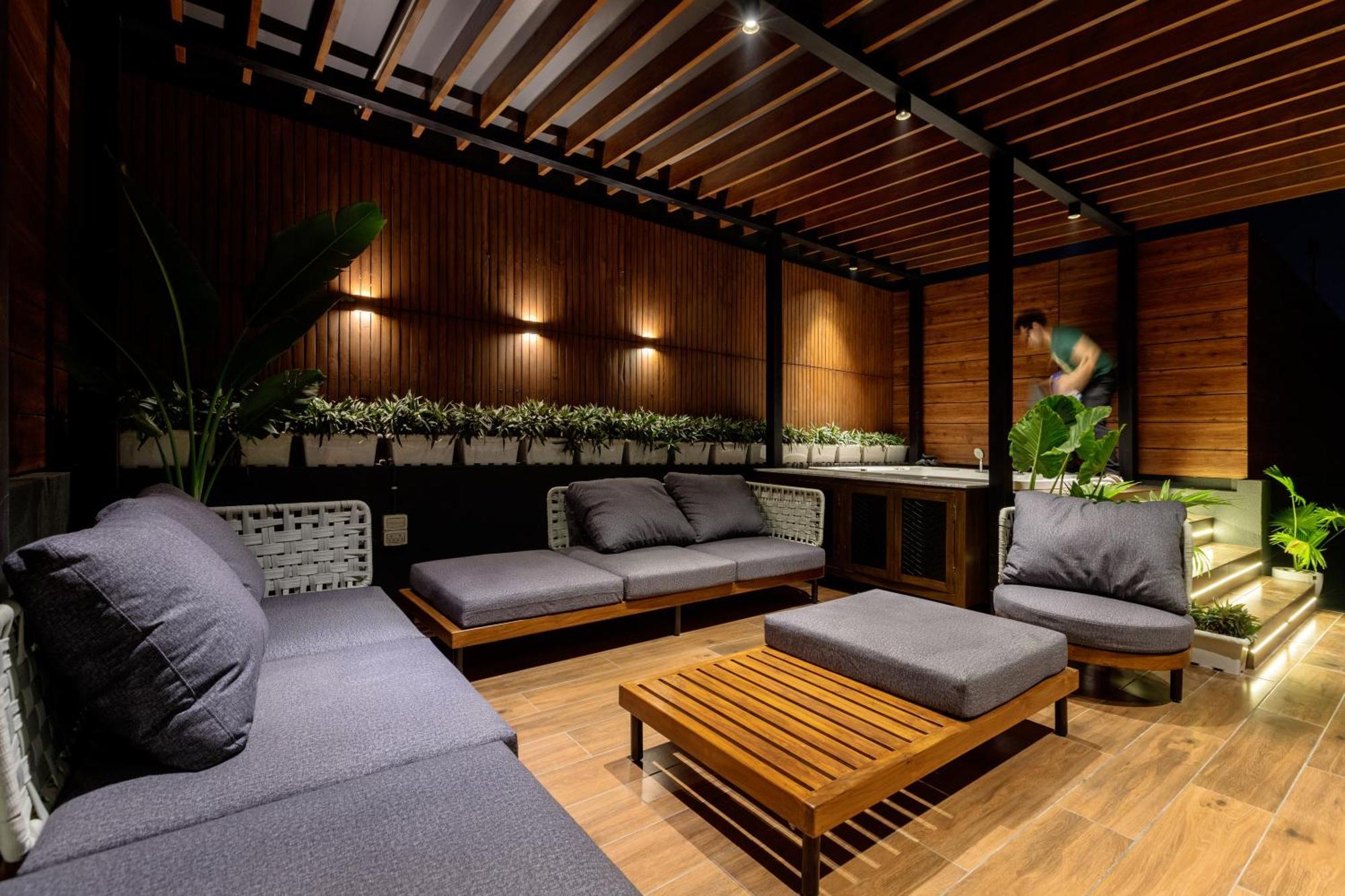 Onnyx Rooftop - Luxury Penthouse * New Delhi